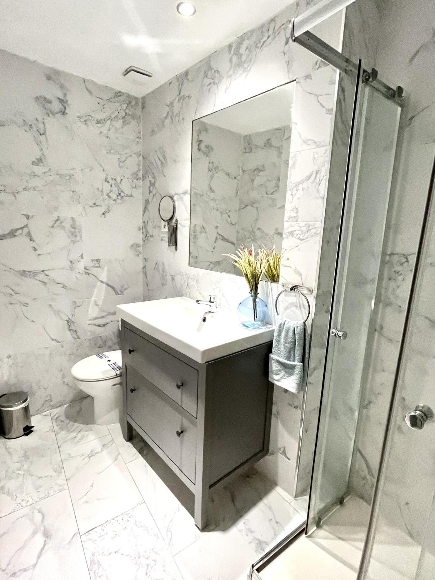 Dplace To Be - Exclusive Apartments In Historic Center Madrid Pokoj fotografie