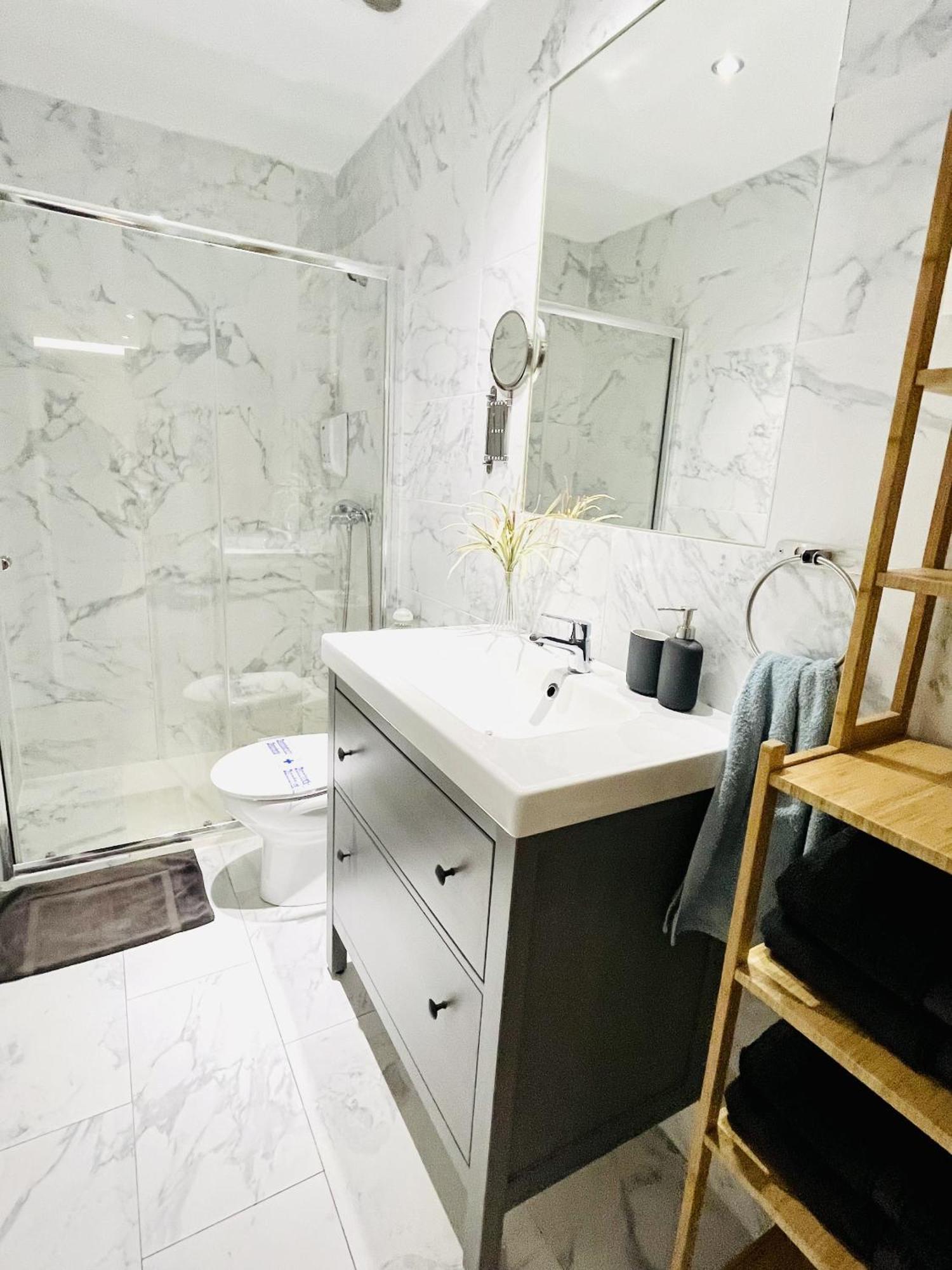 Dplace To Be - Exclusive Apartments In Historic Center Madrid Pokoj fotografie